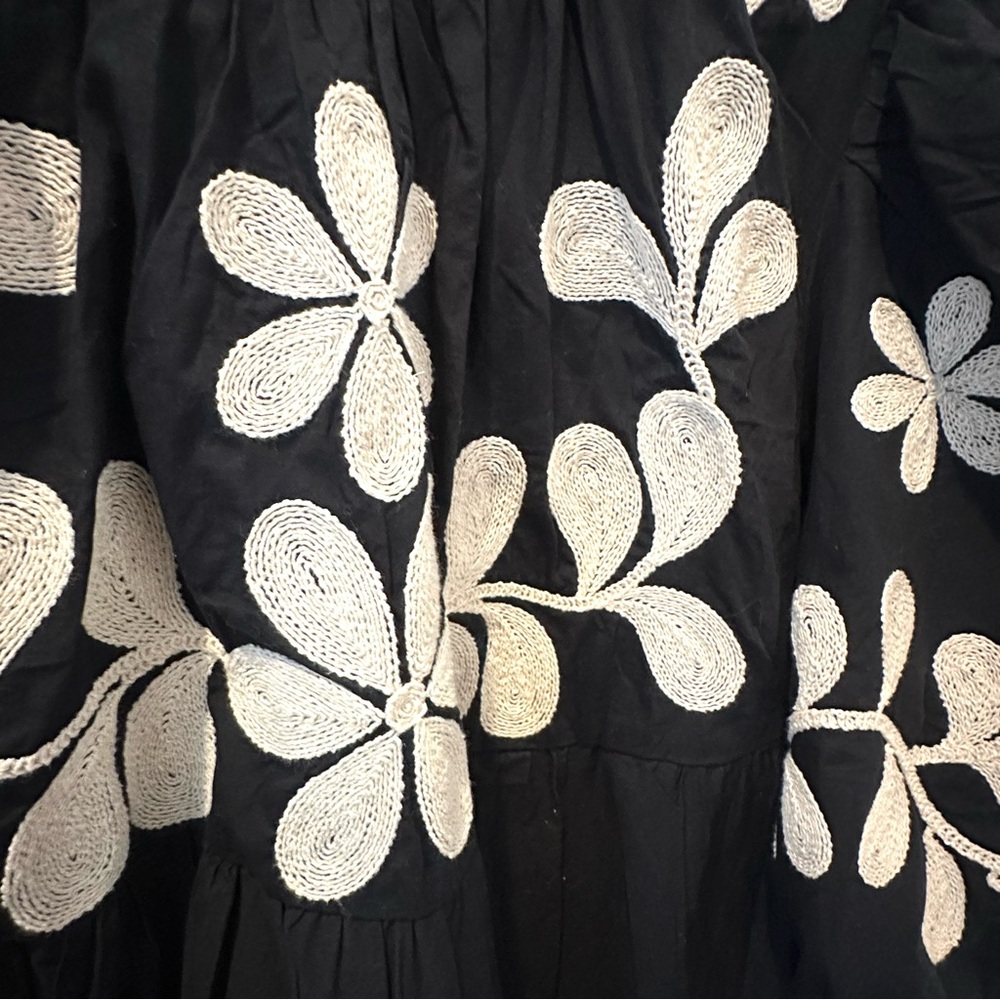 Anthropologie Embroidered Puff-Sleeve Midi Black Cream Sold Out Dress Medium - Picture 7 of 14